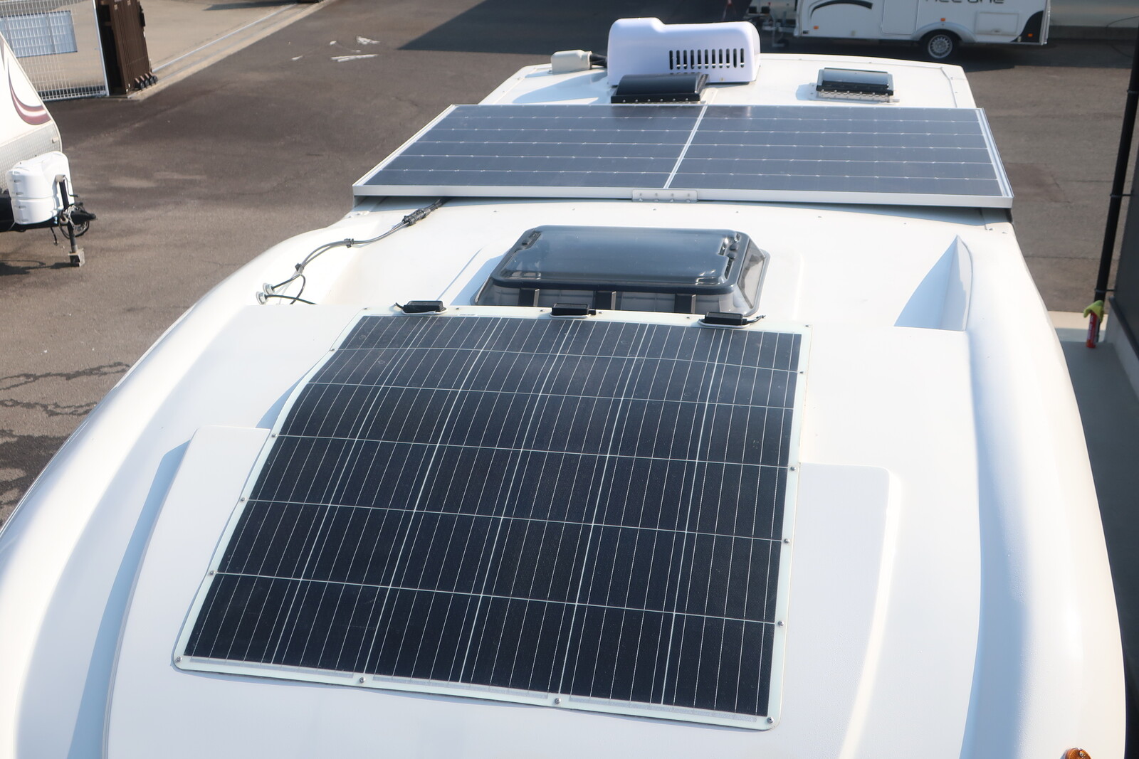 キャンピングカーキャブコン