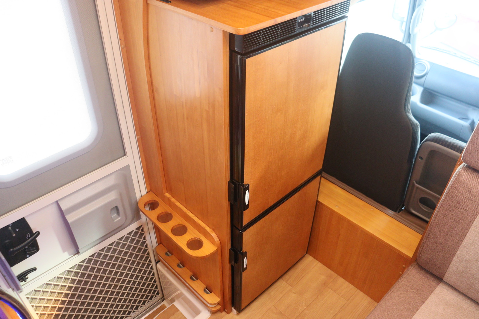 キャンピングカーキャブコン