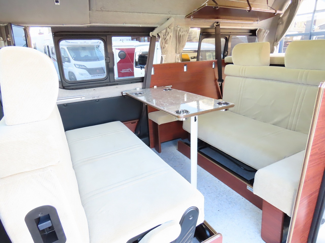 キャンピングカーバンコン