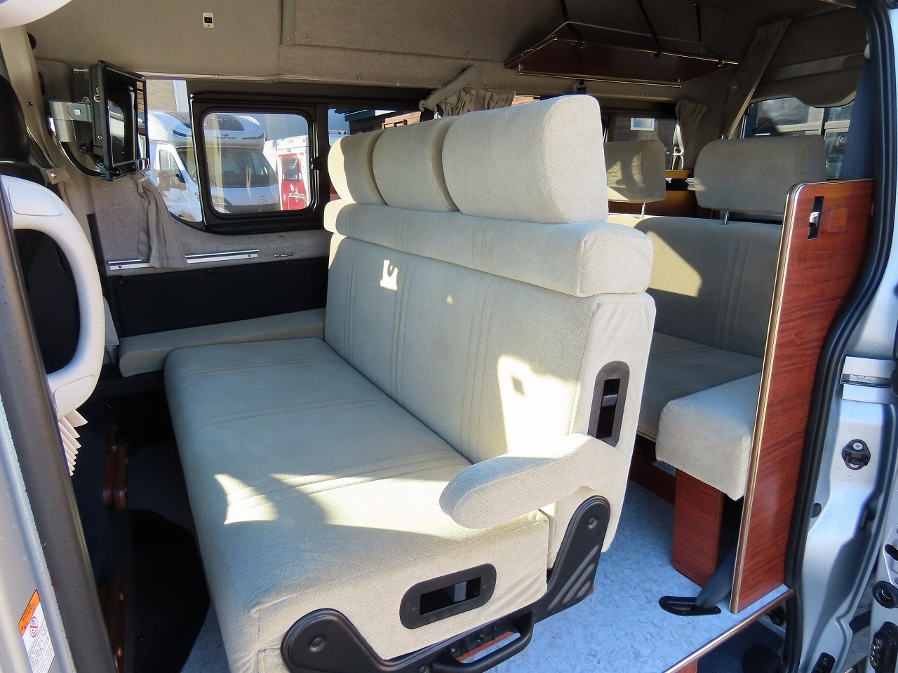 キャンピングカーバンコン