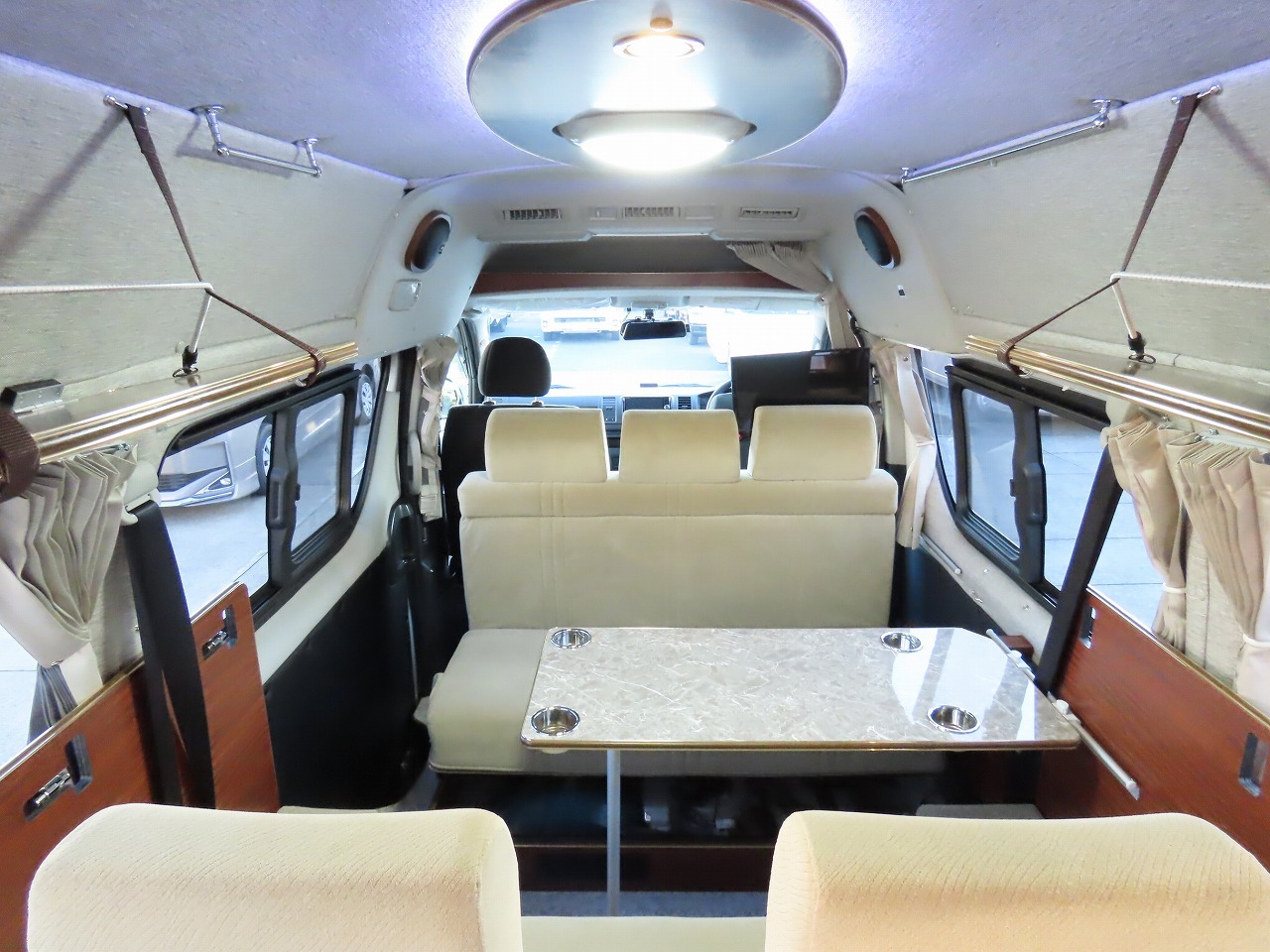 キャンピングカーバンコン