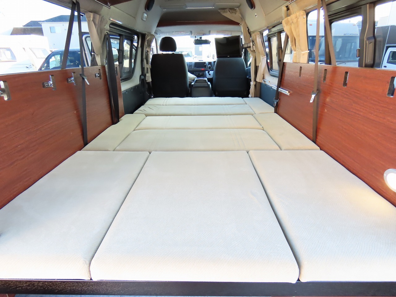 キャンピングカーバンコン