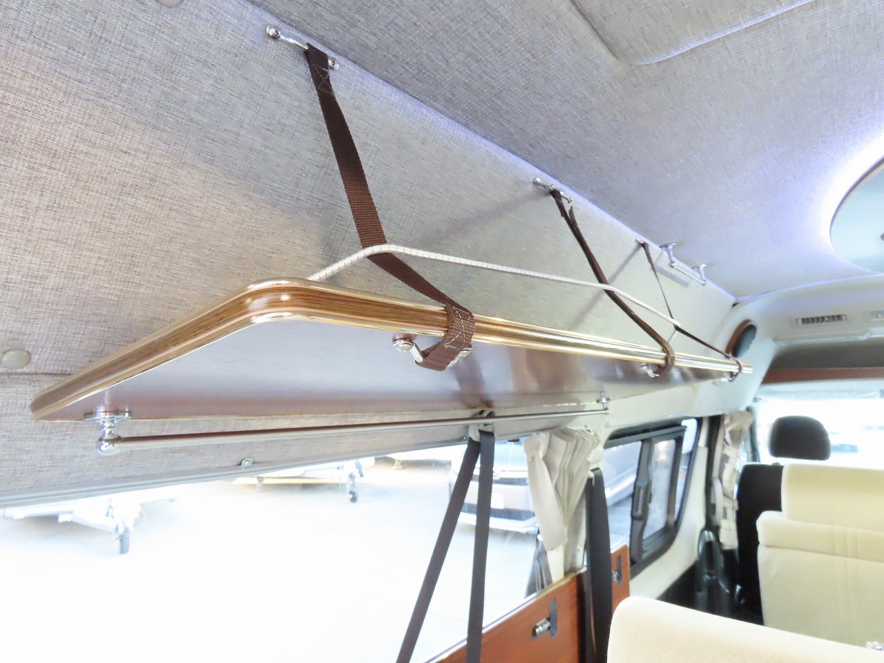 キャンピングカーバンコン