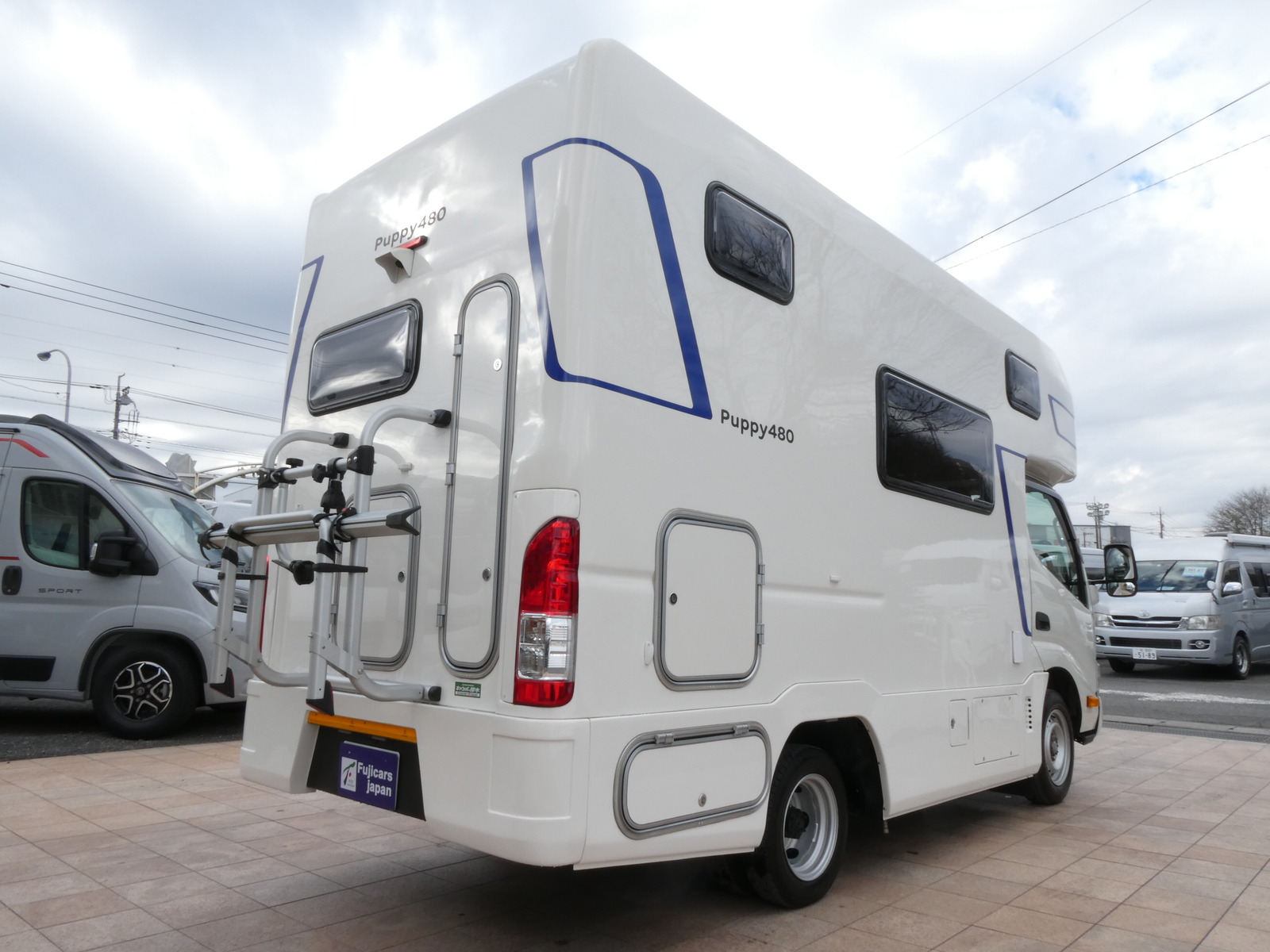 キャンピングカーキャブコン