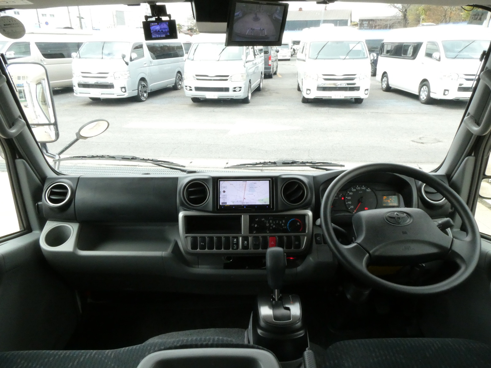 キャンピングカーキャブコン