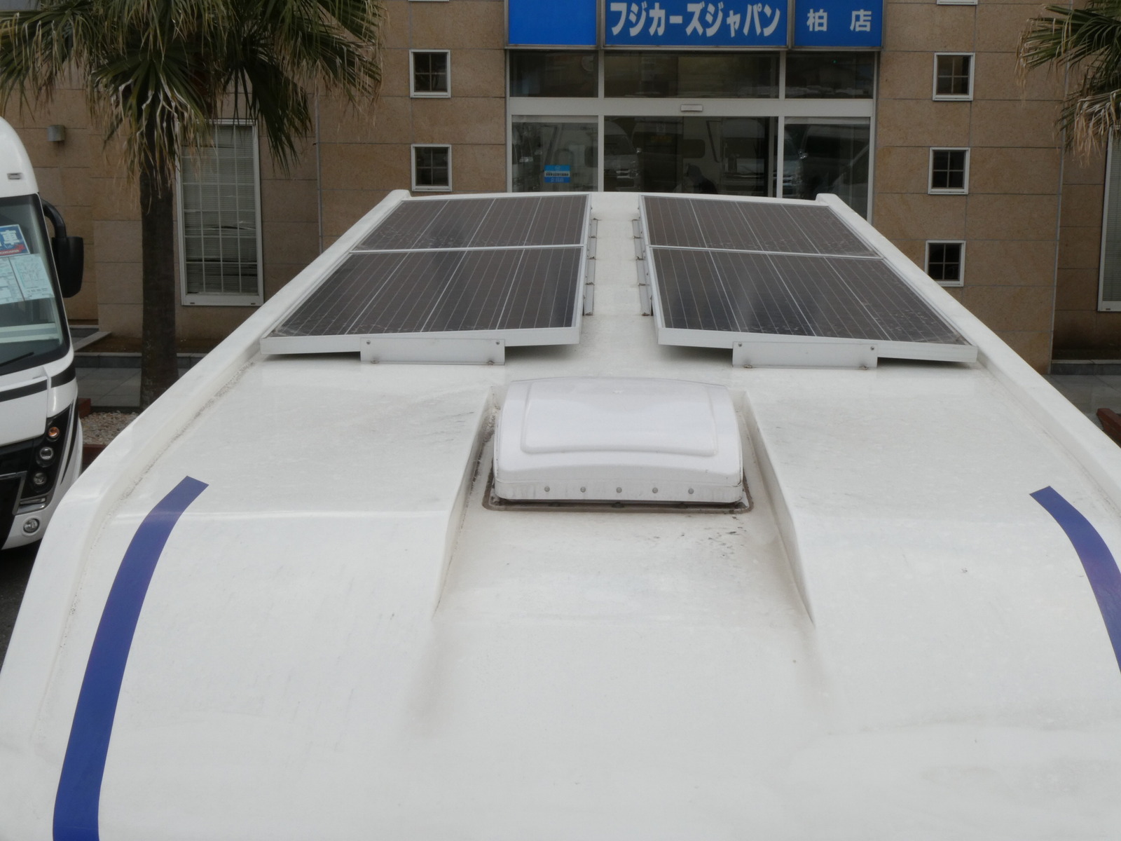 キャンピングカーキャブコン