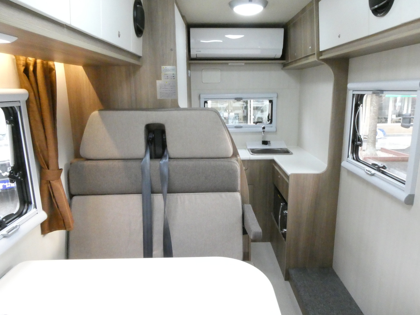 キャンピングカーキャブコン