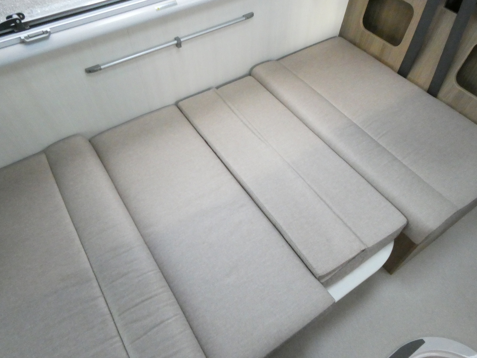 キャンピングカーキャブコン