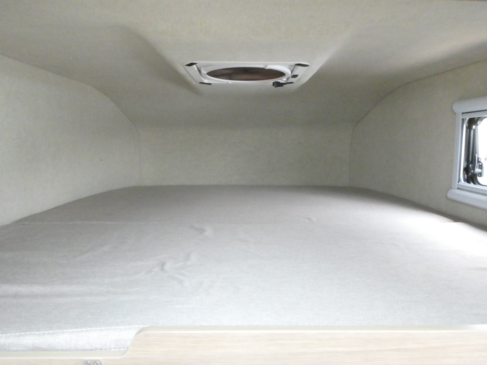 キャンピングカーキャブコン