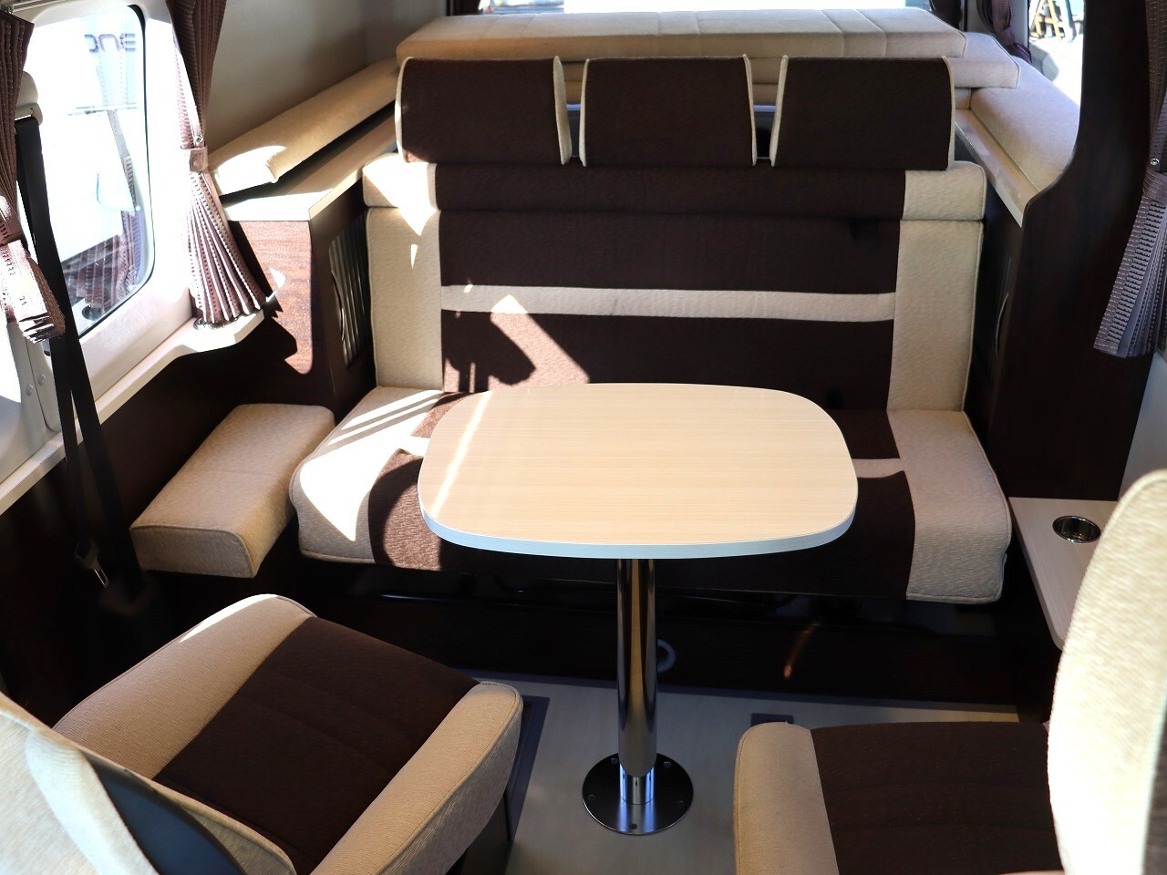 キャンピングカーバンコン