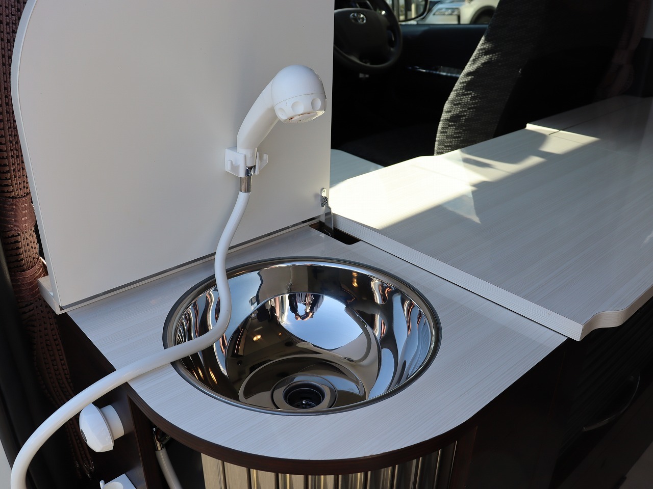 キャンピングカーバンコン