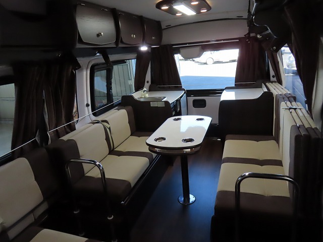 キャンピングカーバンコン