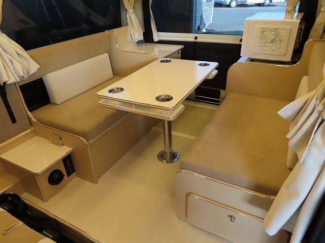 キャンピングカーバンコン