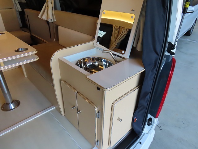 キャンピングカーバンコン