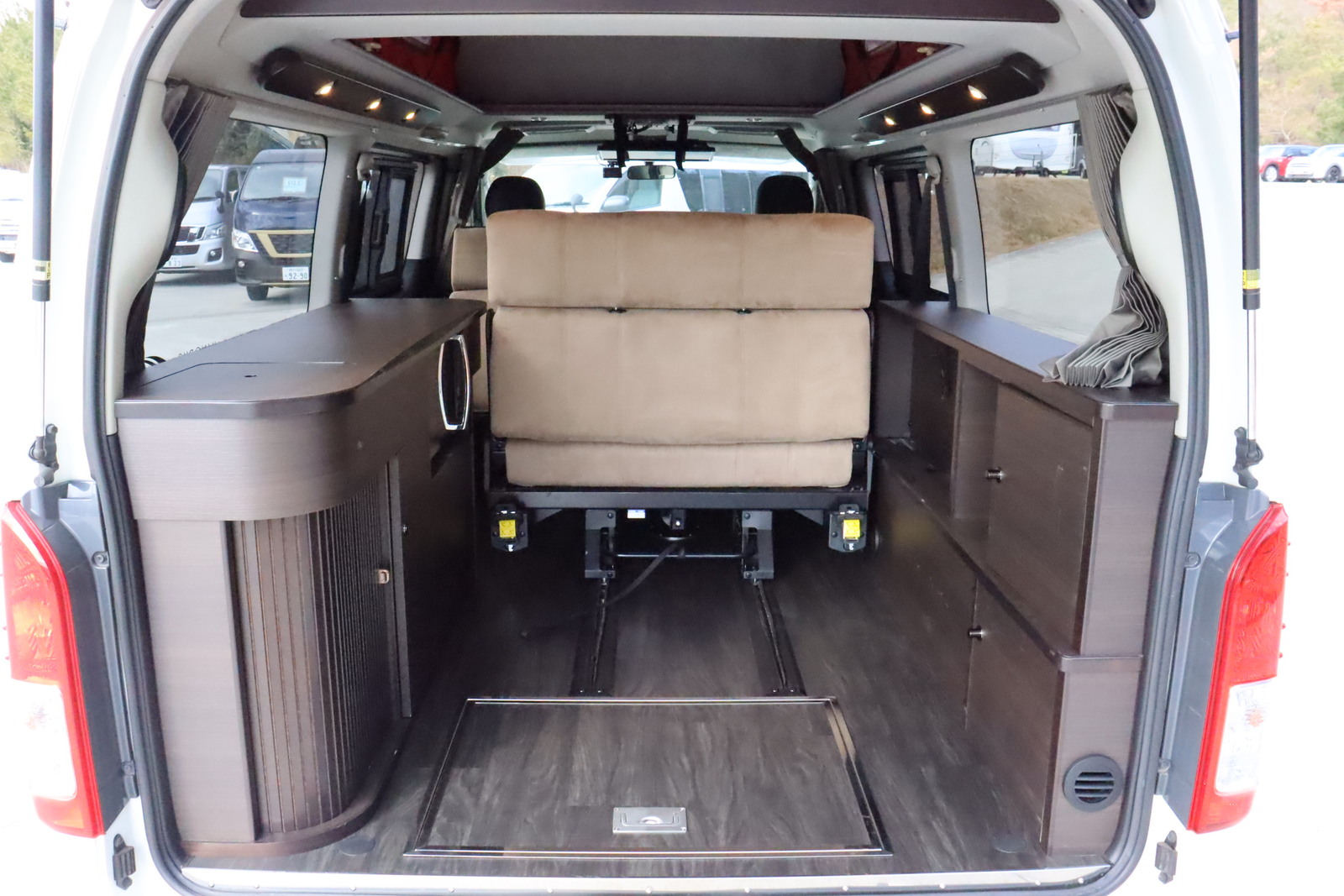 キャンピングカーバンコン