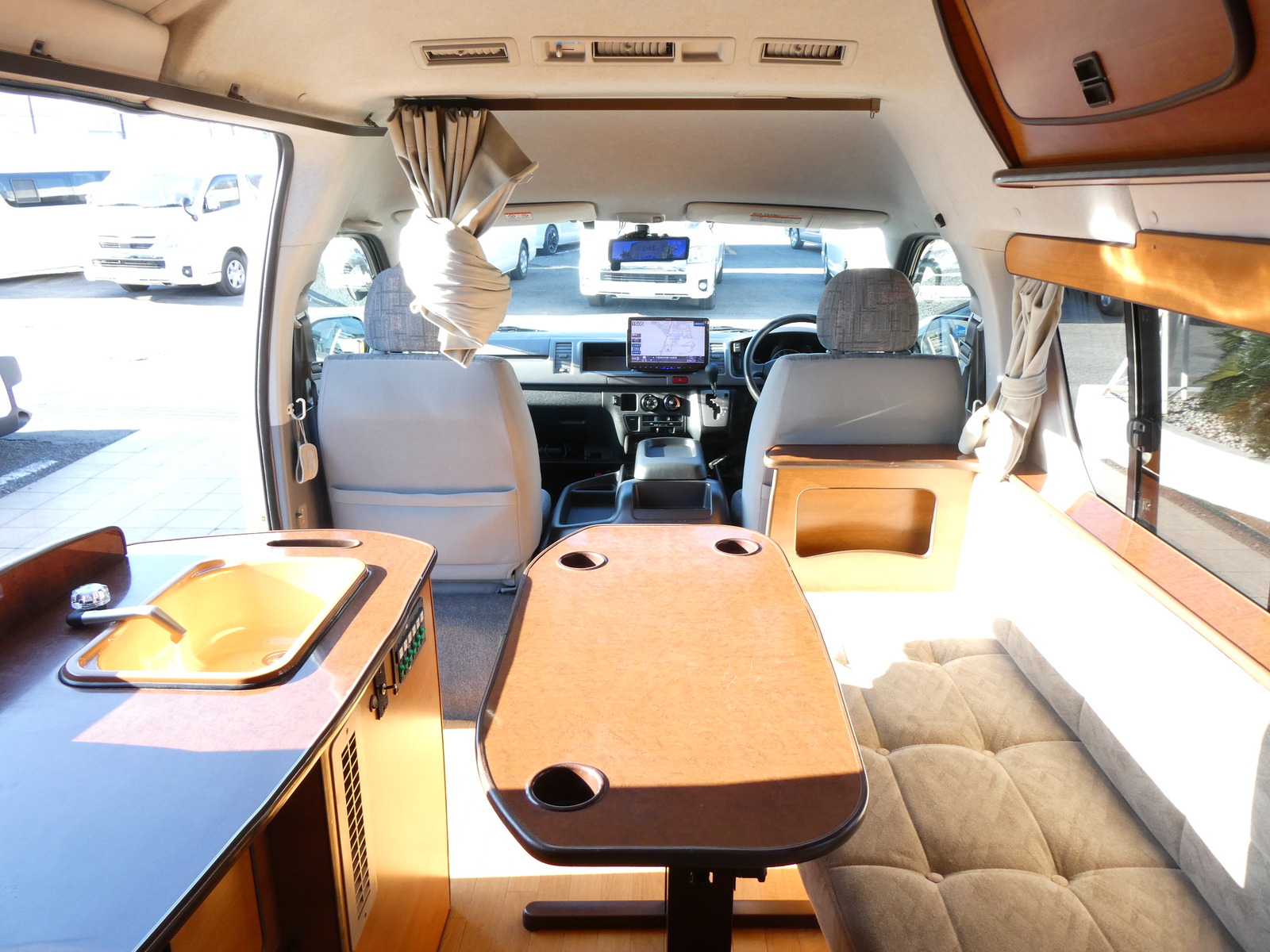 キャンピングカーバンコン