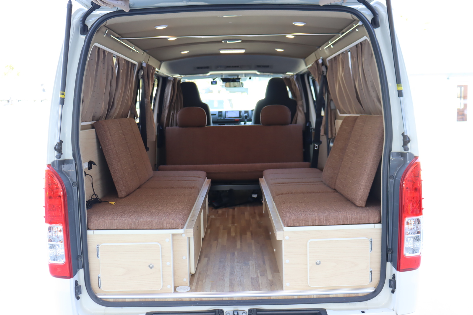 キャンピングカーバンコン