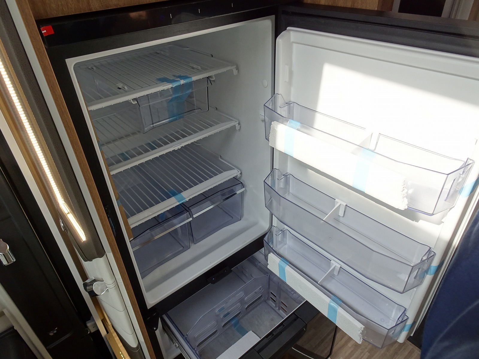 キャンピングカーバスコン