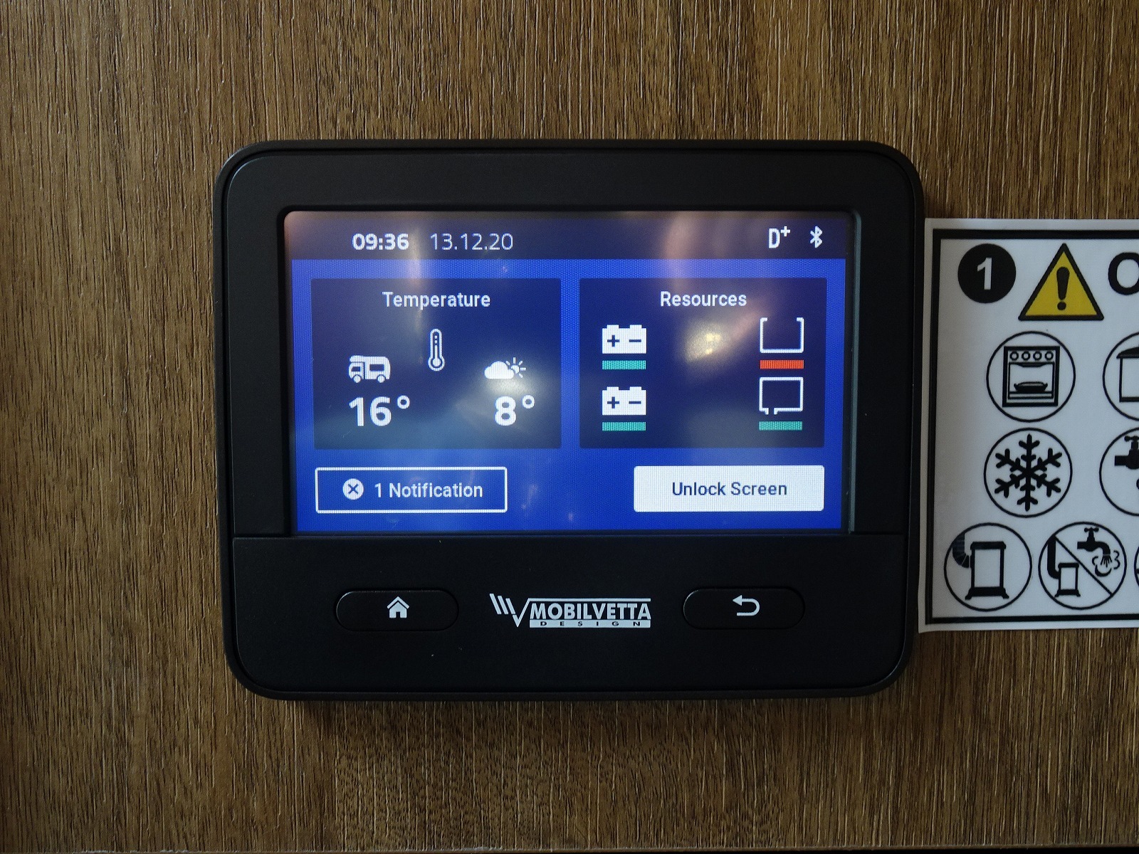 キャンピングカーバスコン