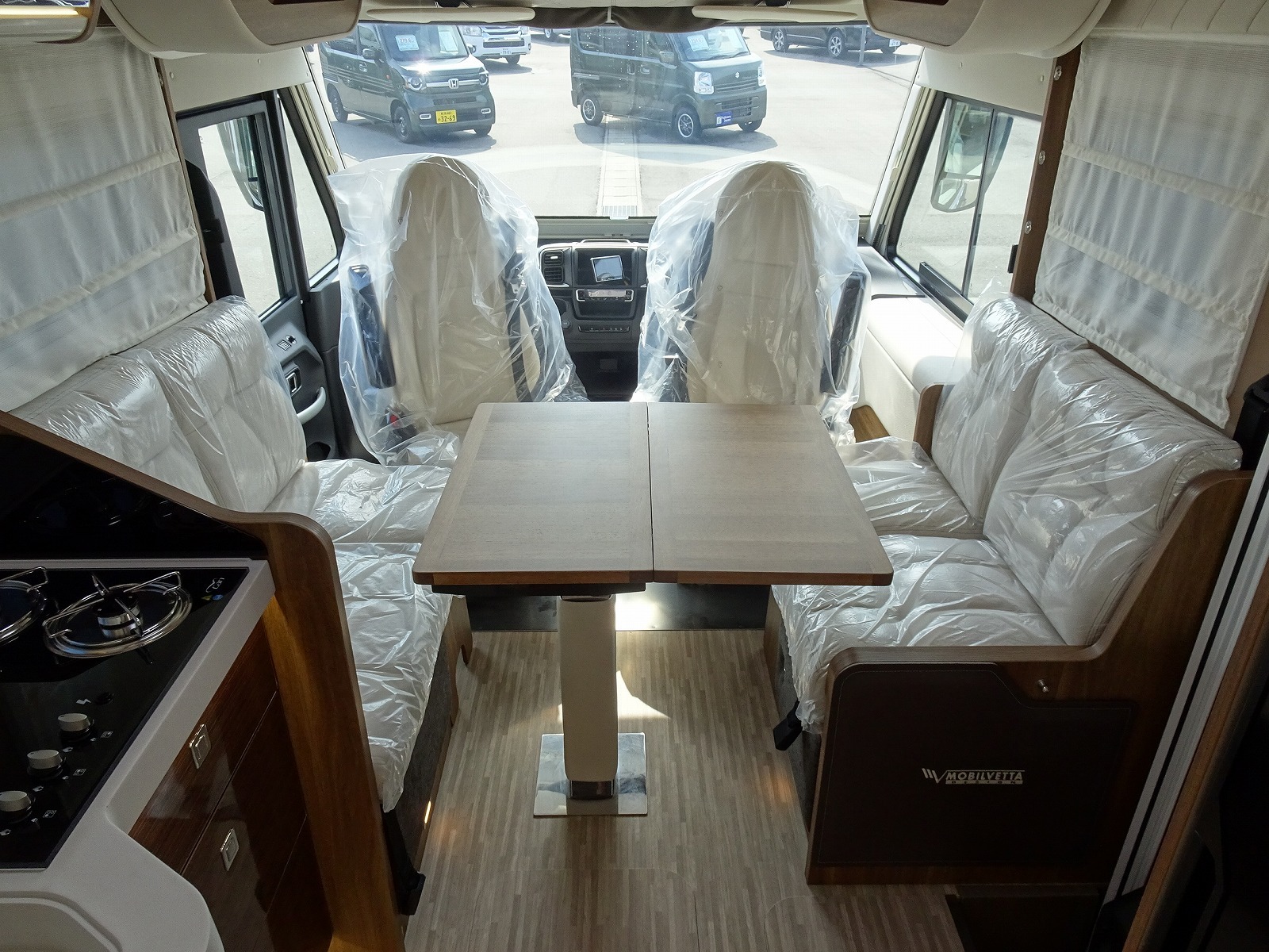 キャンピングカーバスコン