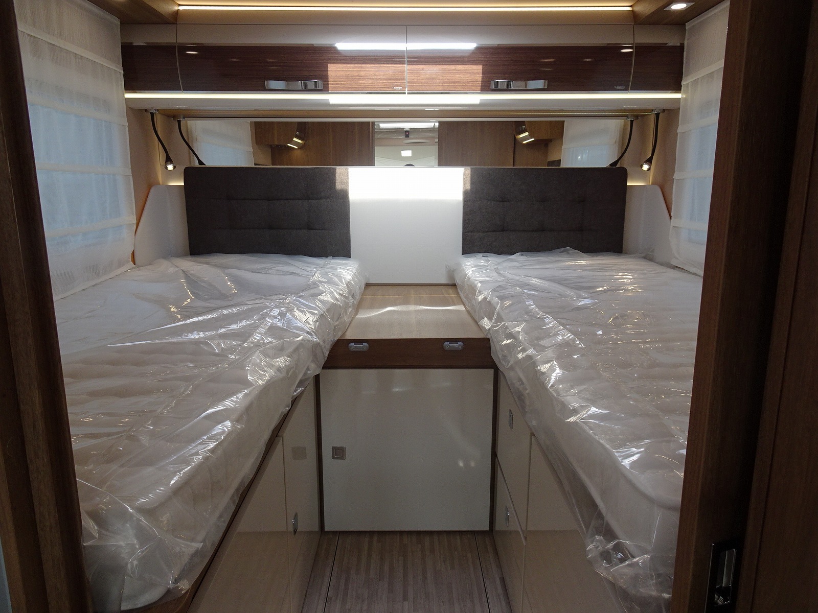 キャンピングカーバスコン