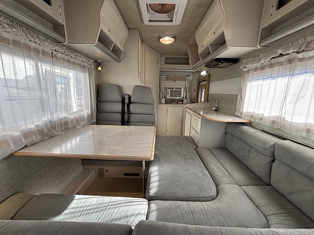 キャンピングカーキャブコン