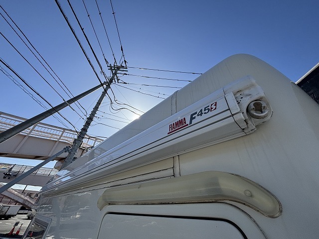 キャンピングカーキャブコン