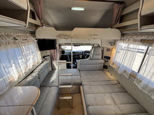 キャンピングカーキャブコン