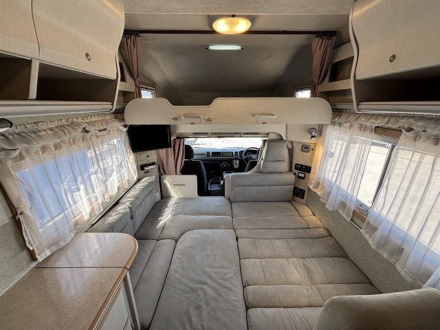 キャンピングカーキャブコン