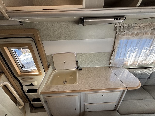 キャンピングカーキャブコン