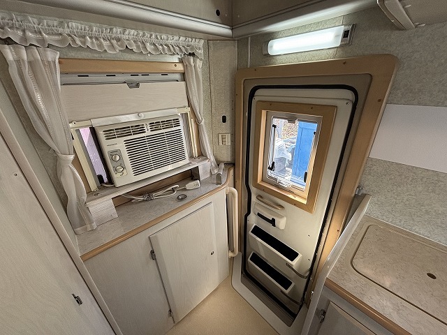 キャンピングカーキャブコン