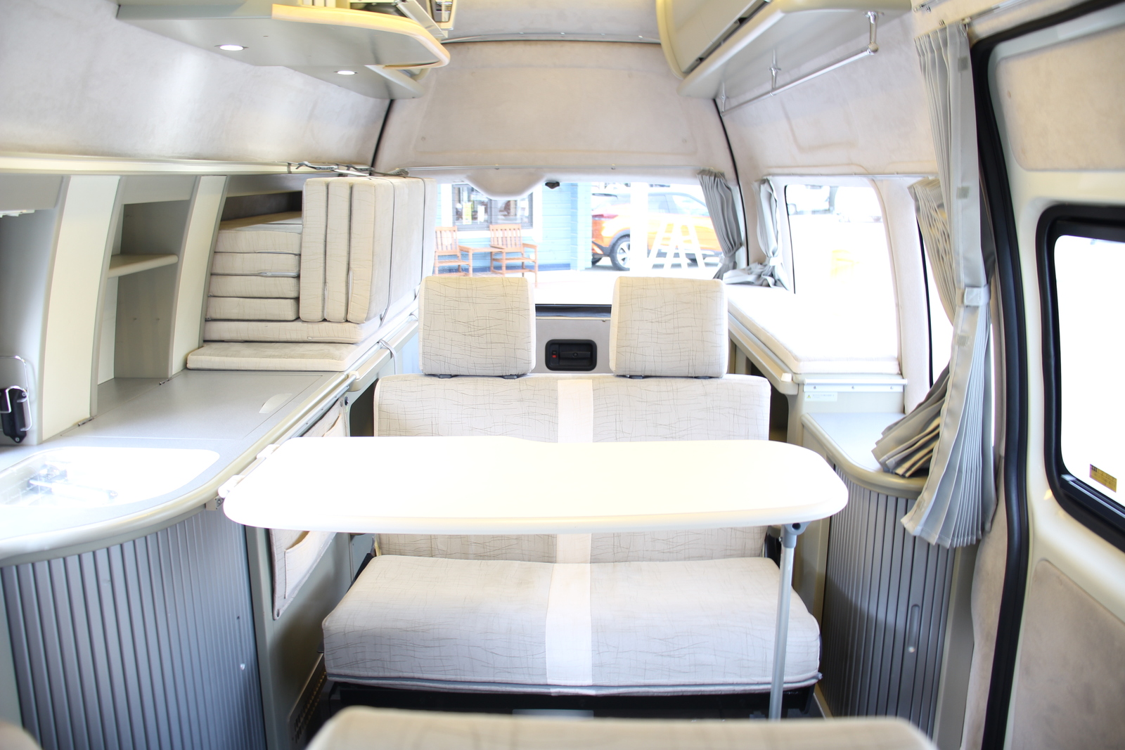 キャンピングカーバンコン