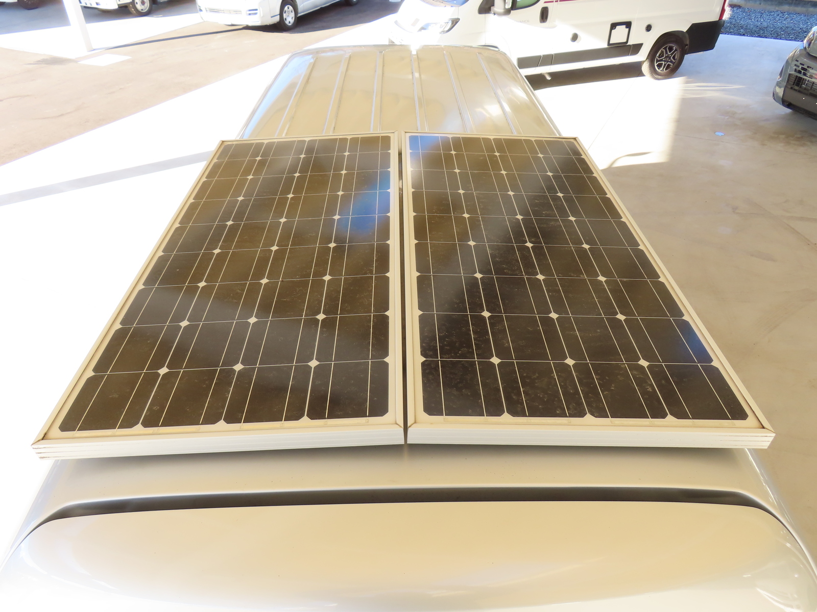 キャンピングカーバンコン