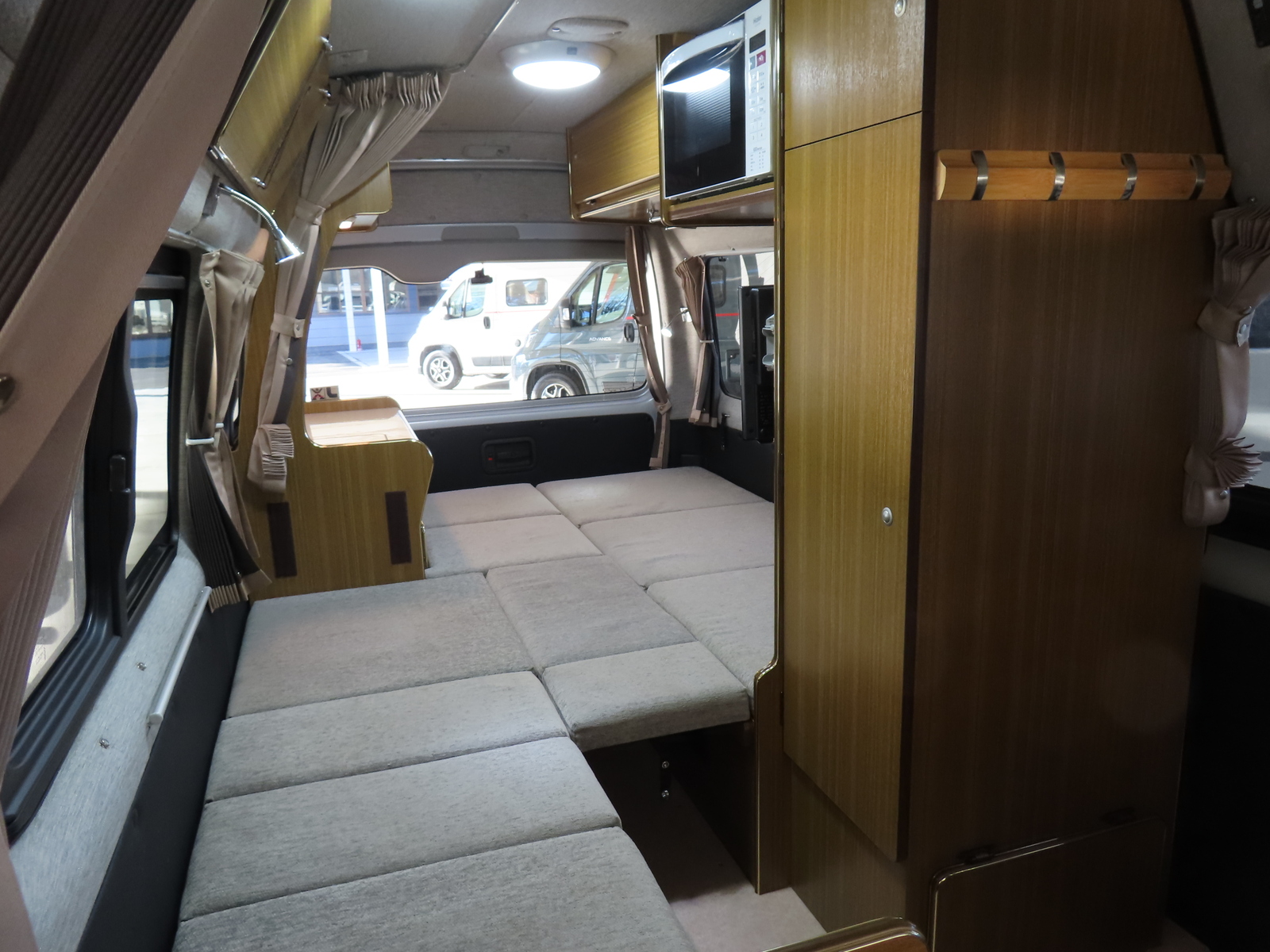 キャンピングカーバンコン