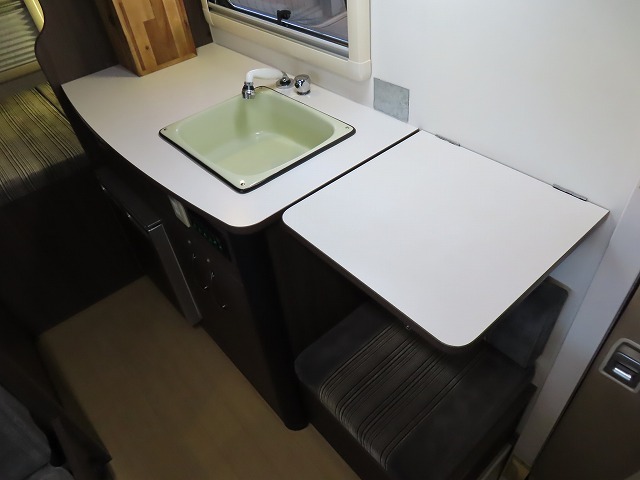 キャンピングカーキャブコン