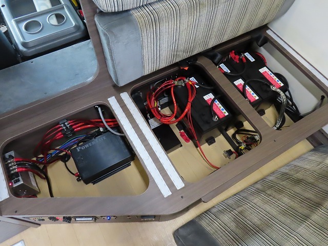 キャンピングカーキャブコン