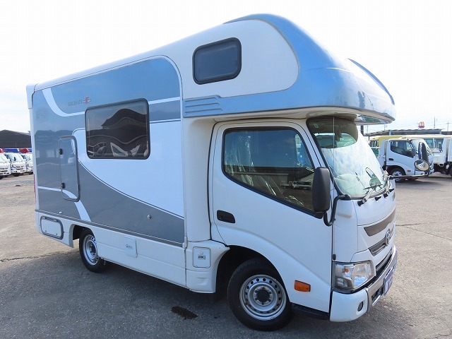 キャンピングカーキャブコン