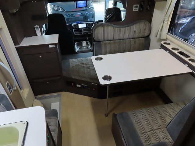 キャンピングカーキャブコン