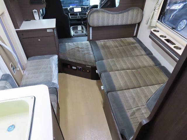 キャンピングカーキャブコン