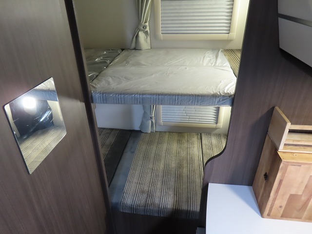 キャンピングカーキャブコン