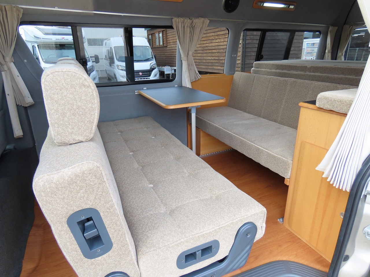 キャンピングカーバンコン