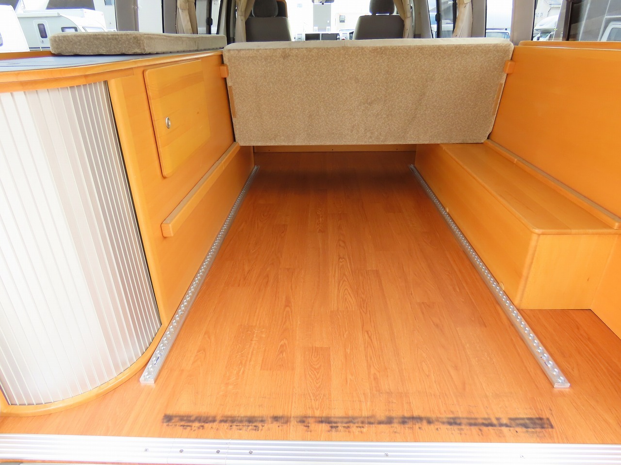 キャンピングカーバンコン