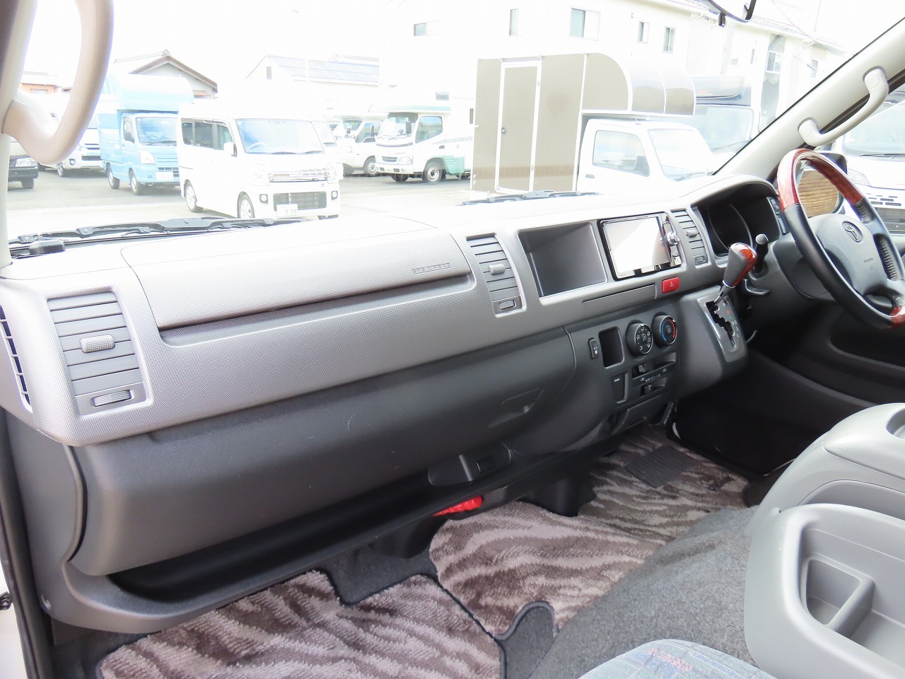 キャンピングカーバンコン