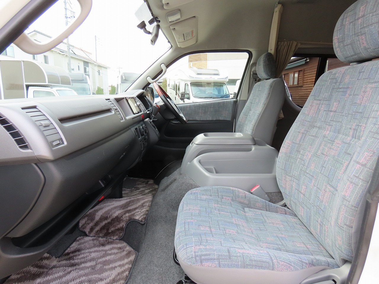 キャンピングカーバンコン