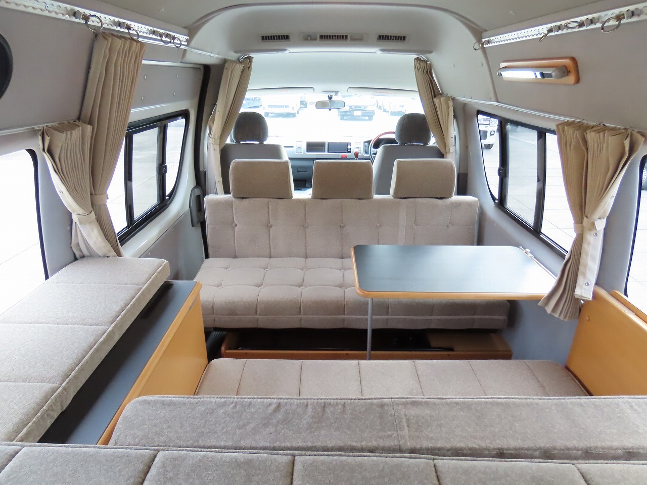 キャンピングカーバンコン