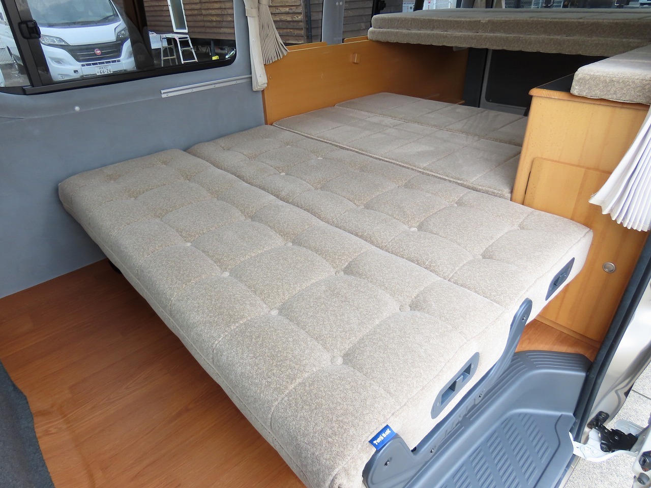 キャンピングカーバンコン