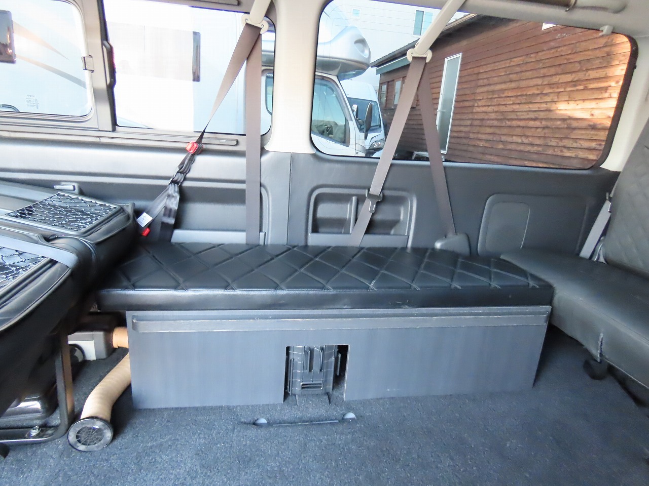 キャンピングカーバンコン