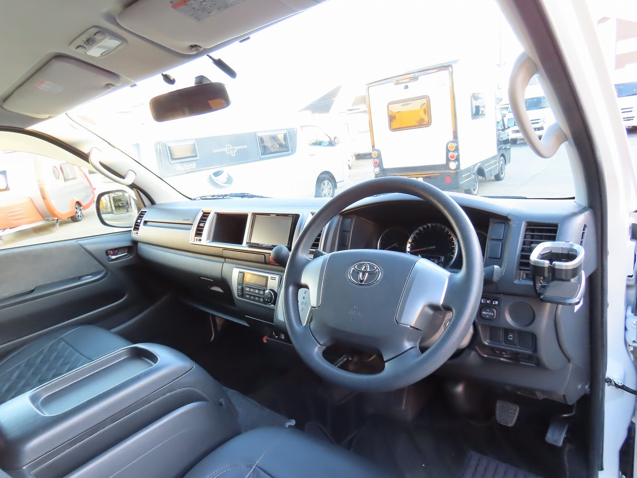 キャンピングカーバンコン