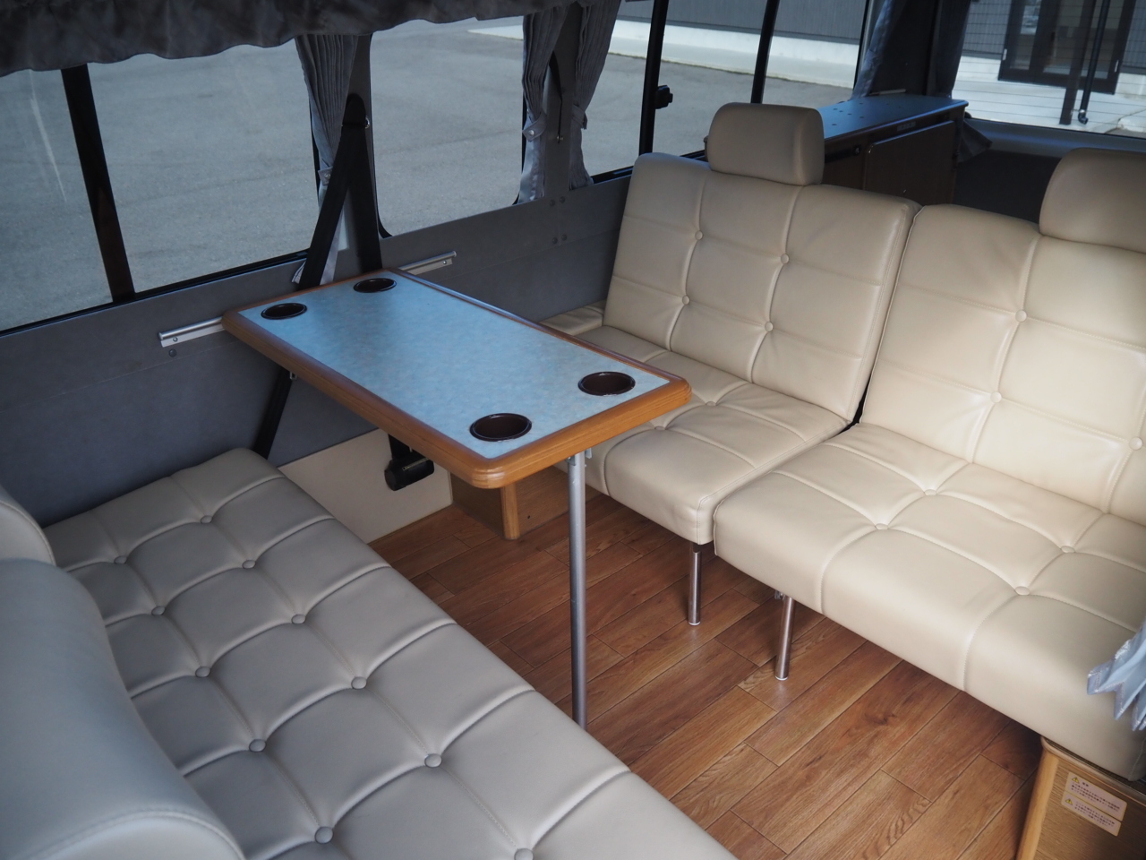 キャンピングカーバンコン