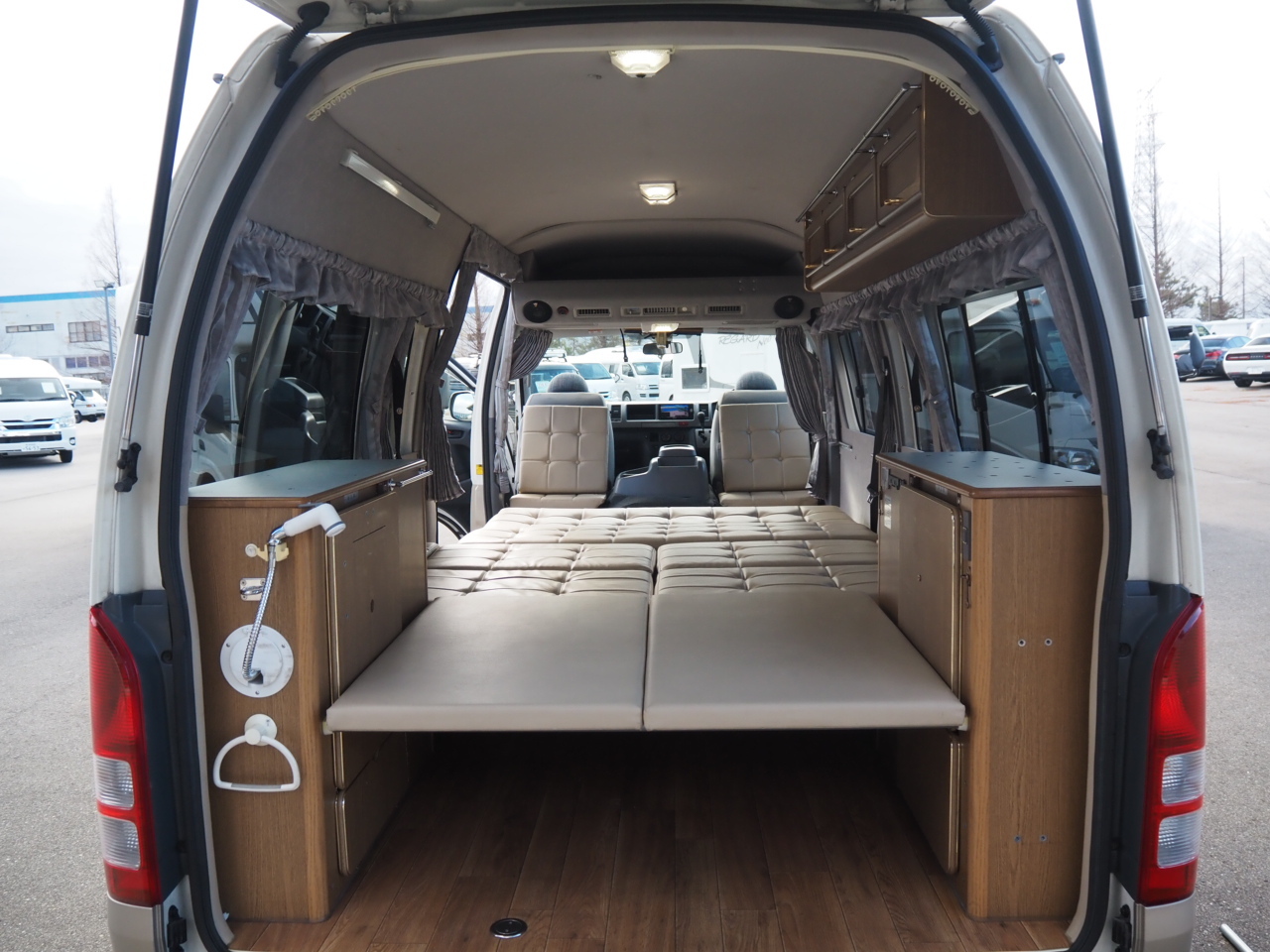 キャンピングカーバンコン